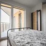 Bizapartments - Modern Flats With Parking *