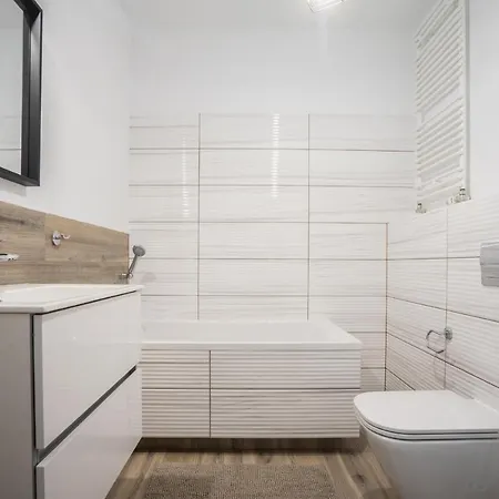 Bizapartments - Modern Flats With Parking * 华沙