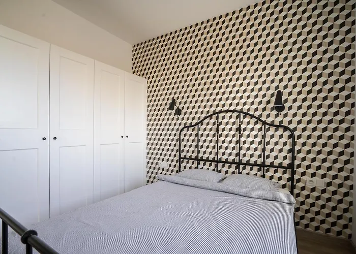 Bizapartments - Modern Flats With Parking Apartment *