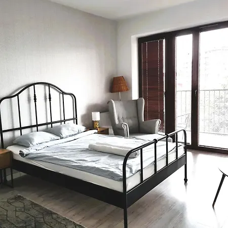 Bizapartments - Modern Flats With Parking Варшава
